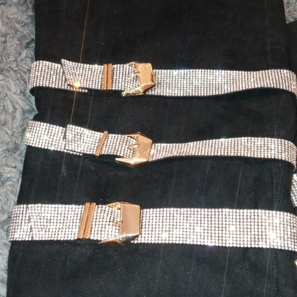 Heels - Picture 4 of 4